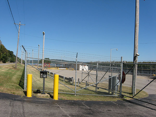 721 IN Perry Cannelton Locks and Dam closed park entrance 600 8 high