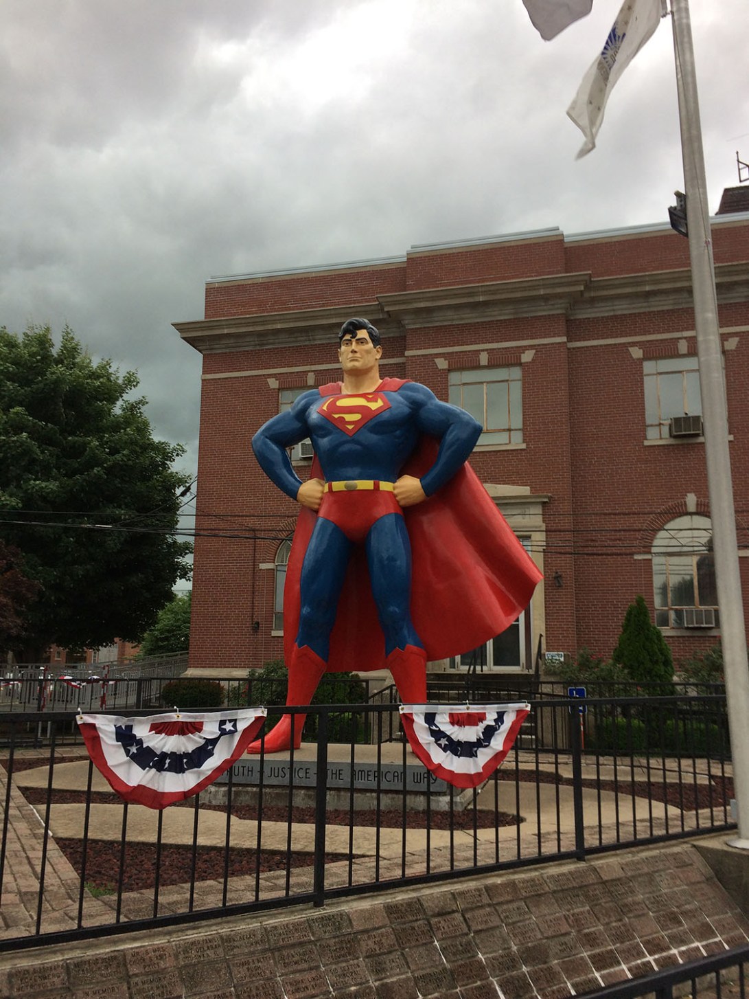 2018 7 Superman in Metropolis 600 8 high