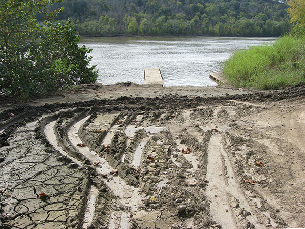 208 OH Meigs Long Bottom Forked Run Ohio River Access pier 600 8 high